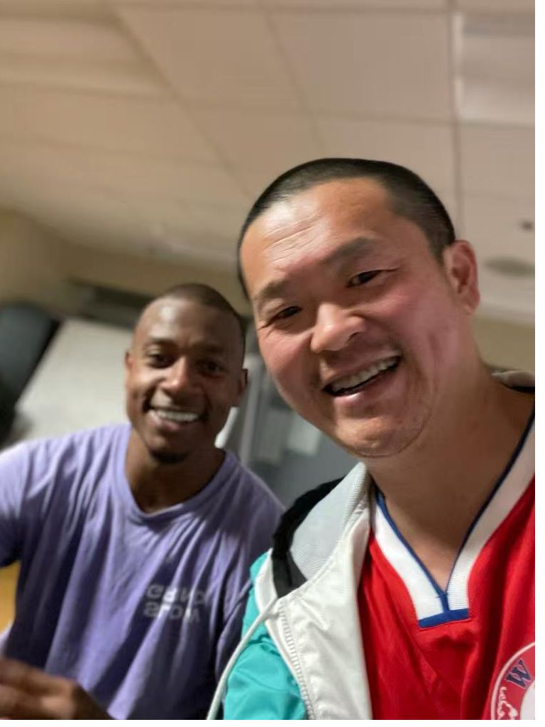 Year 2024: NBA player Thomas Issac met our player Ian Zhang during his trip to SFU in BC, Canada, where he played a game.