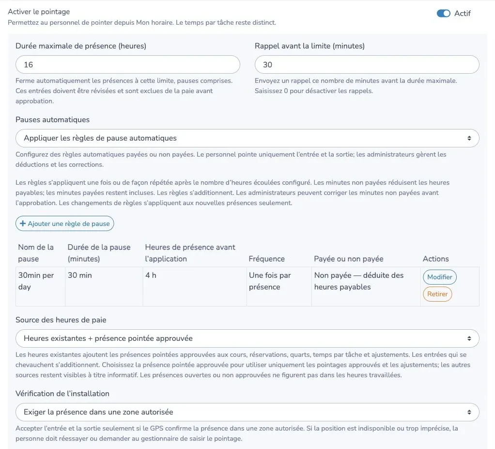 Paramètres de pointage avec la durée maximale de présence, le rappel, les pauses automatiques, la source des heures de paie et la vérification de l’installation