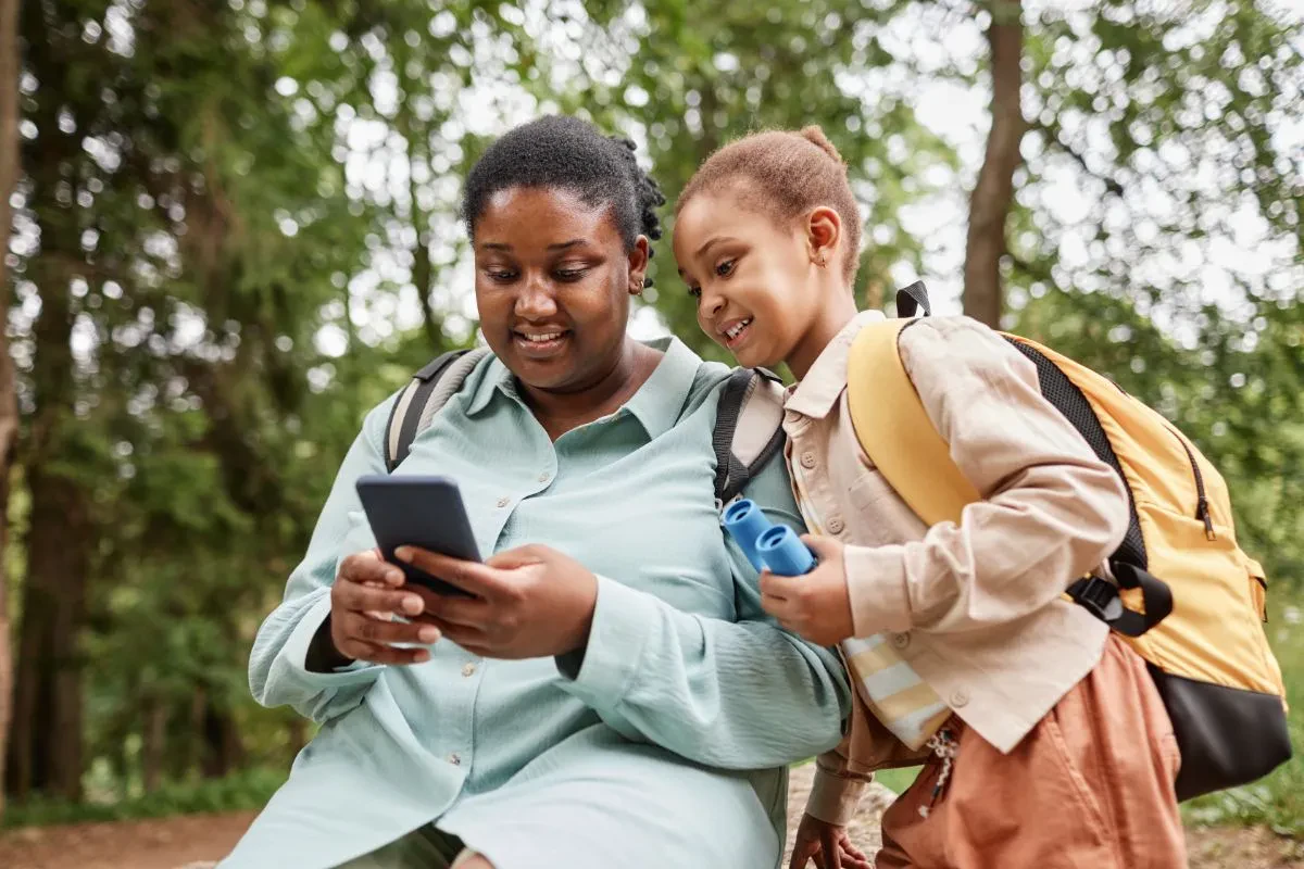 Mass Texting for Camps: How to Send SMS Messages to Parents