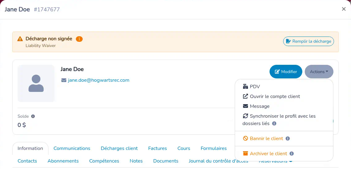 Fenêtre du compte client avec le menu Actions ouvert et l’option Archiver le client au bas du menu