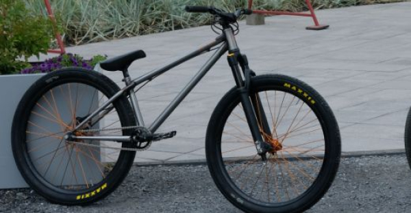 Vélo de Dirt Jumps Partymaster - 2h